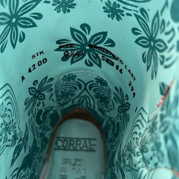 Corral Brown/Red Cowboy Leather Pull on Boots(Size 8.5) - Picture 6 of 7